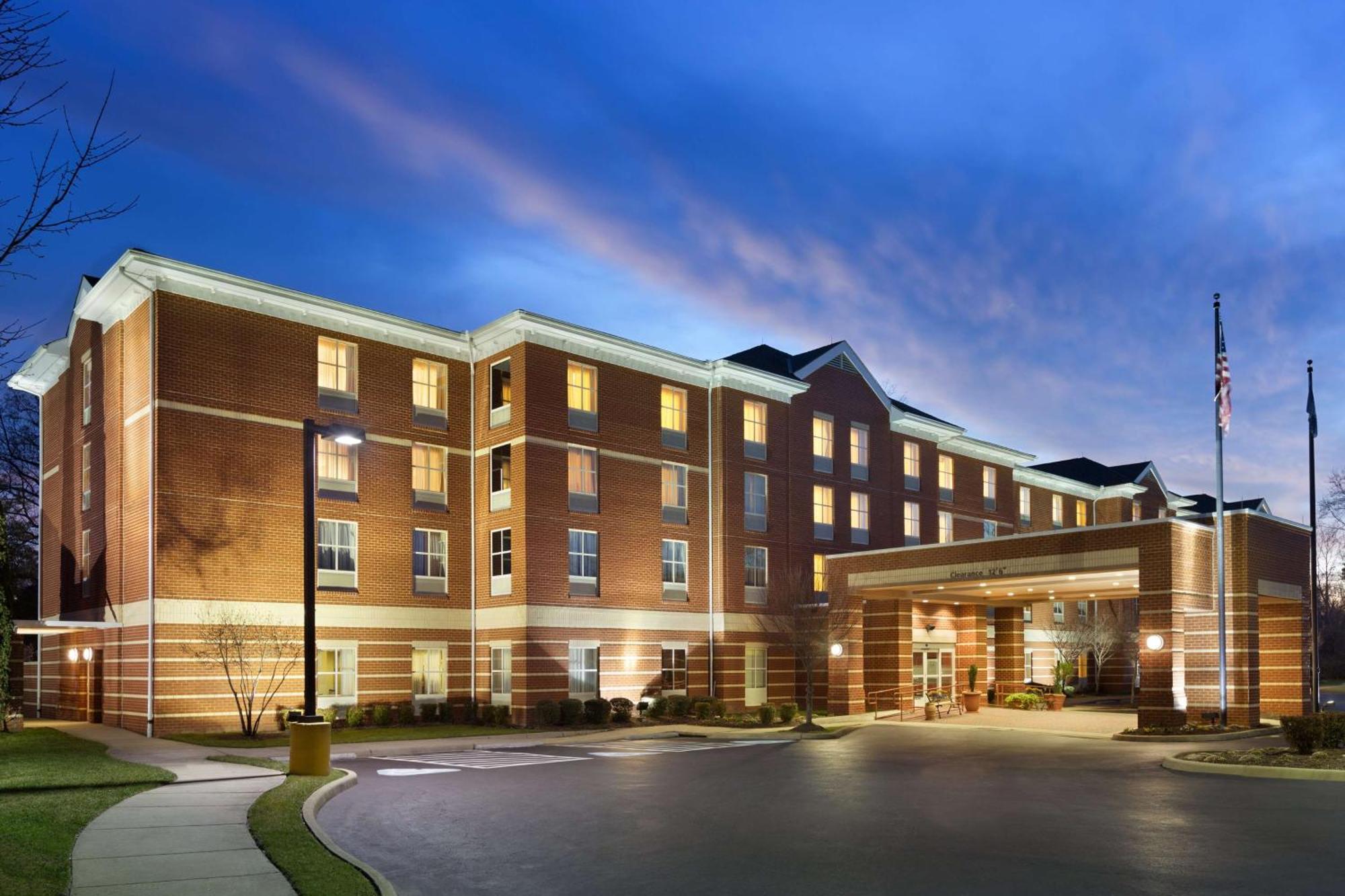 Hampton Inn & Suites Williamsburg Historic District Exterior photo